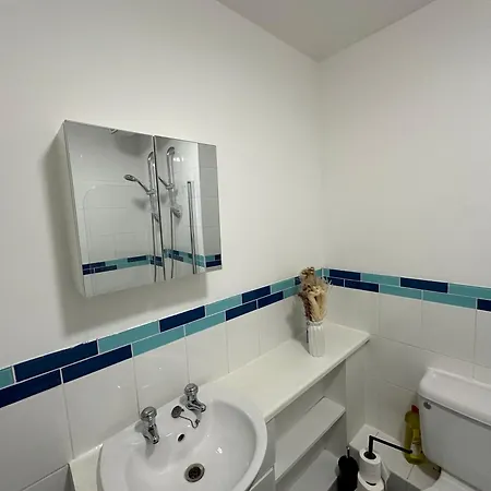 2 Bedroom Apartment - 2 Parking Spaces - Central Grays - Perfect For Contractors! Stifford Exterior photo